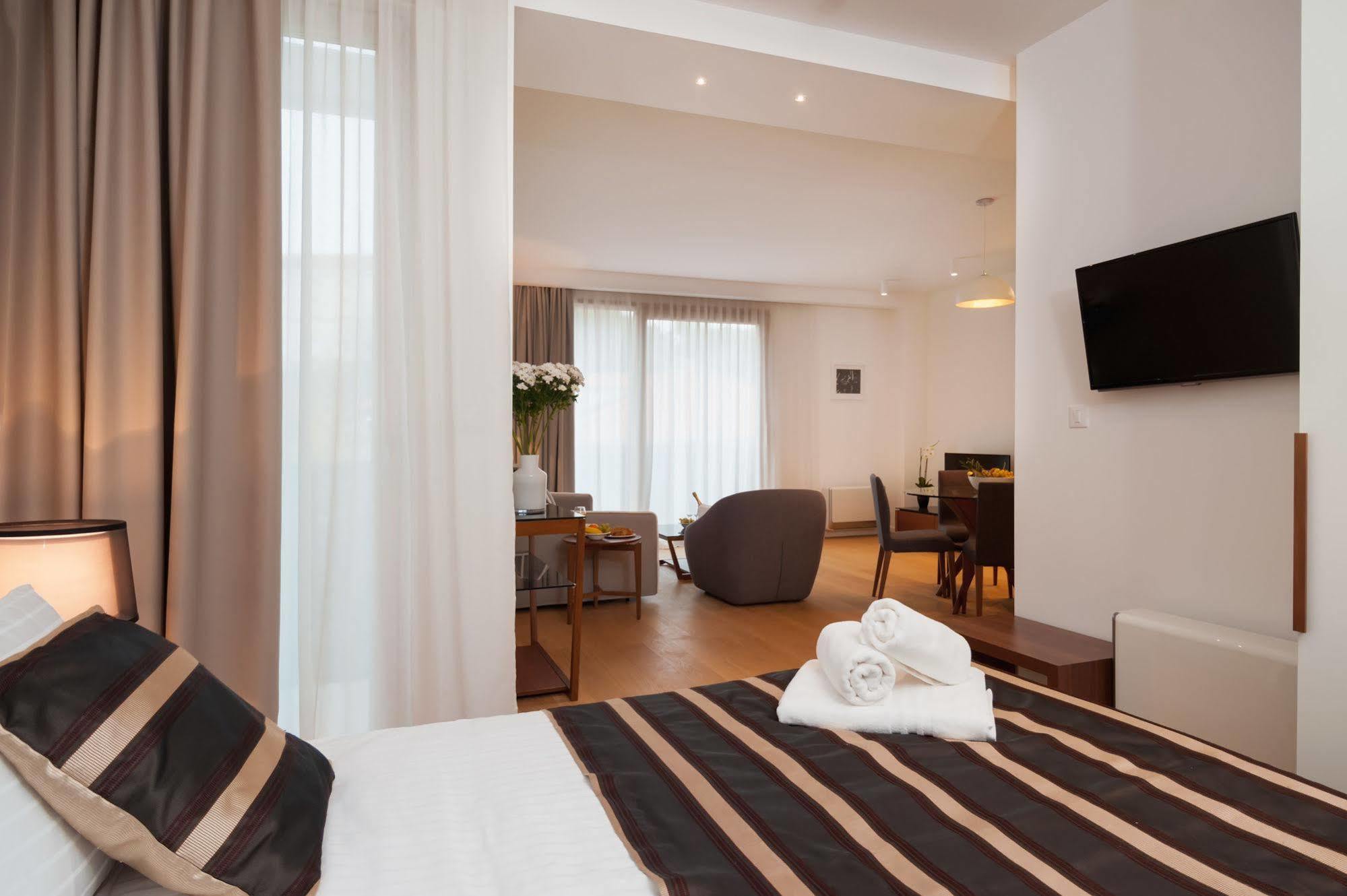 Apartmanhotel By Vestibul Palace 4*